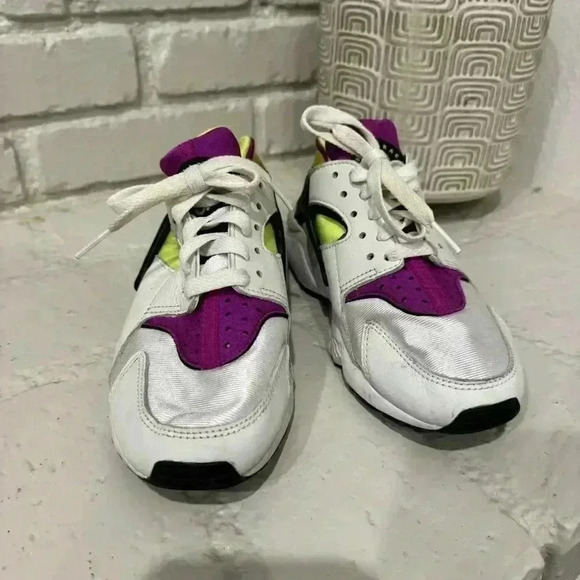 NIKE Air Huarache Run "Magenta 2021" sneakers women’s 6 - Picture 4 of 8